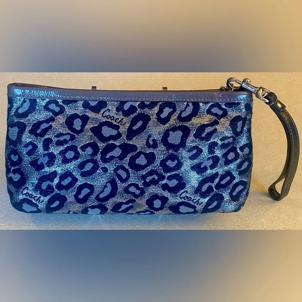COACH Madison Ocelot Gray Silver Black Wristlet, EUC